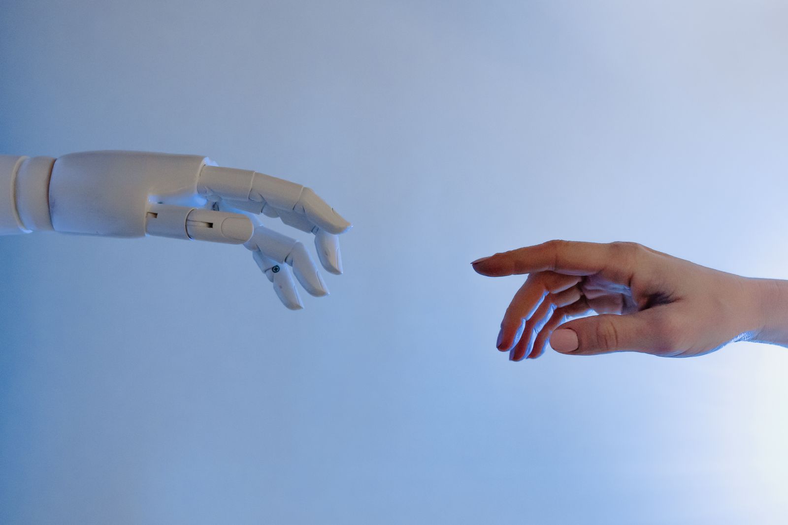 Interface de chatbot com inteligência artificial em smartphone